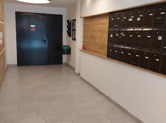 Arsenal House 公寓 *