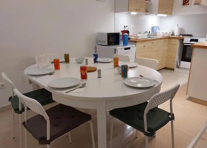 Arsenal House 公寓 *